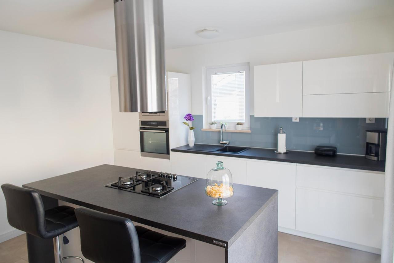 Modern Mediterranean Apartment Zara Esterno foto