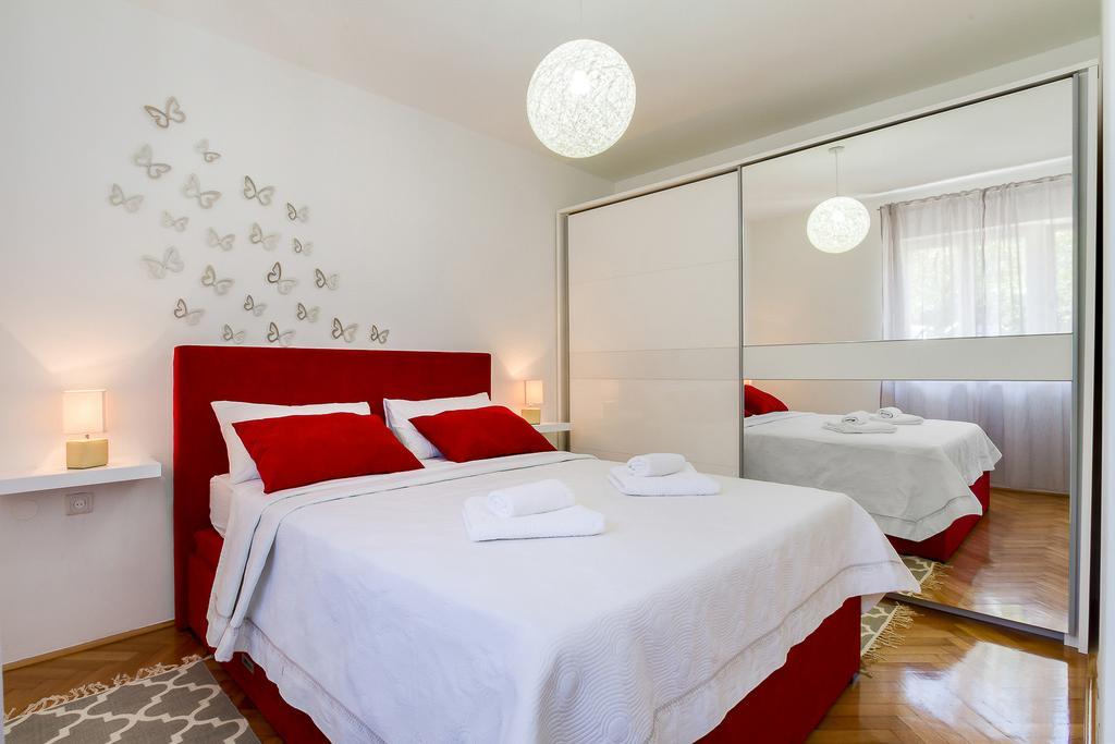 Modern Mediterranean Apartment Zara Esterno foto